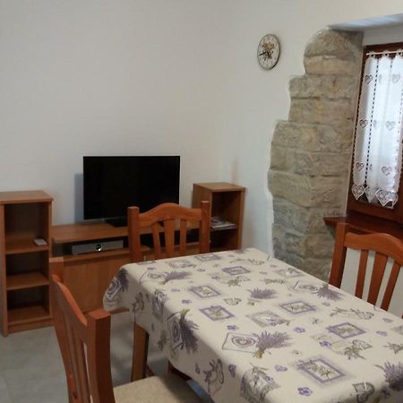 Apartmani Damiani Grožnjan Buitenkant foto