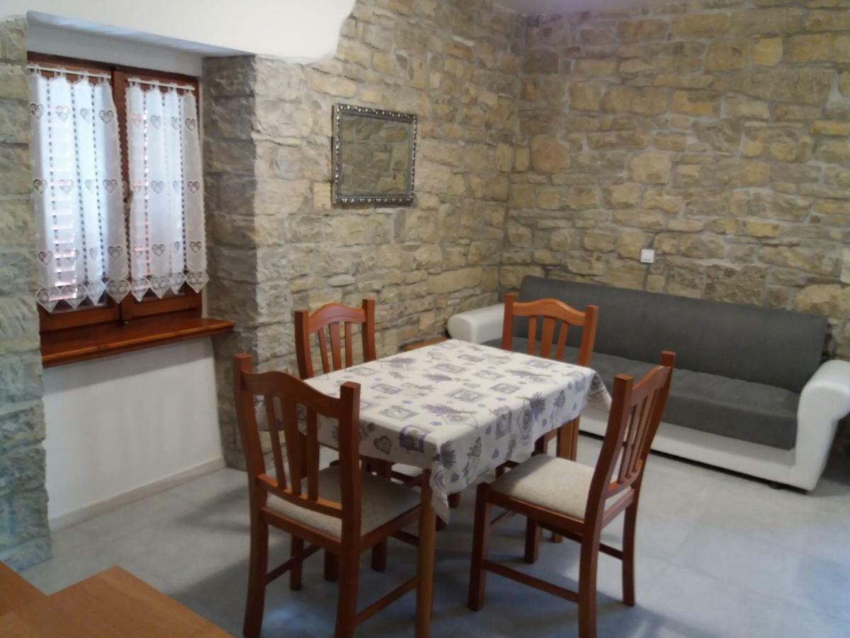 Apartmani Damiani Grožnjan Buitenkant foto